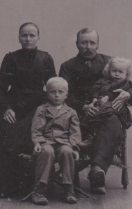 Liimataisen perhe 1900-luvun alussa